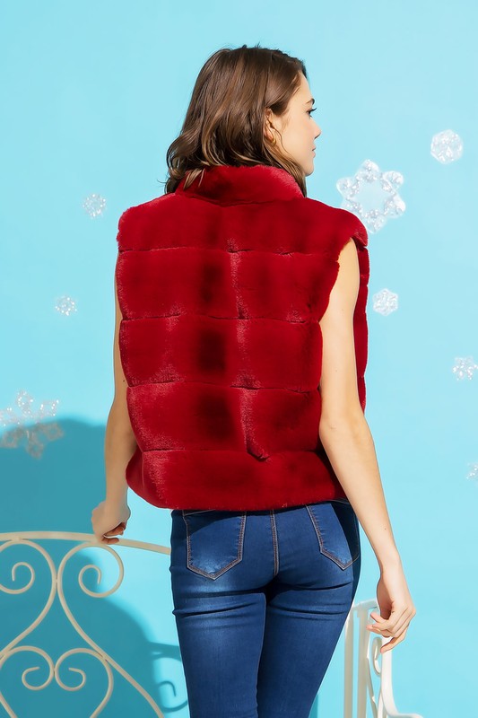 SHORT FURRY TIERED HIGH NECK ZIP UP PUFFER VEST