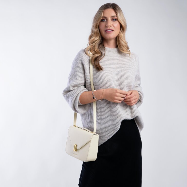 FINAL SALE