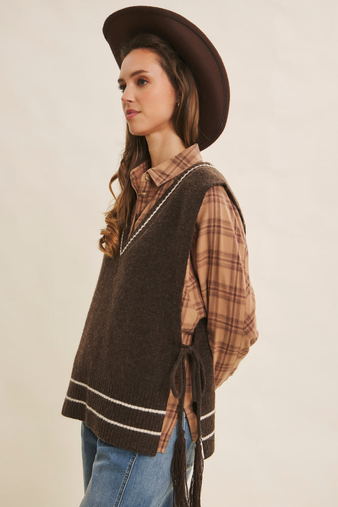 Sunny Garden Wool Blend Tie-side Sweater Poncho Vest