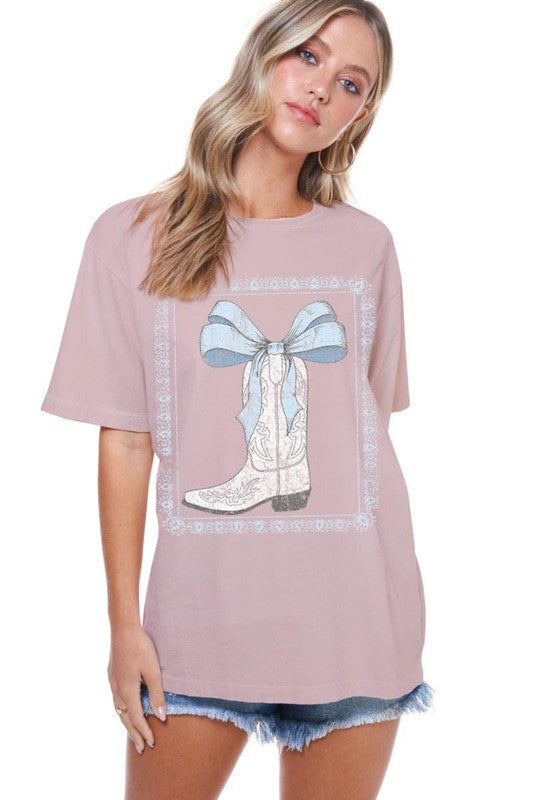 COWBOY BOOTS BOW RIBBON VINTAGE GRAPHIC TEE
