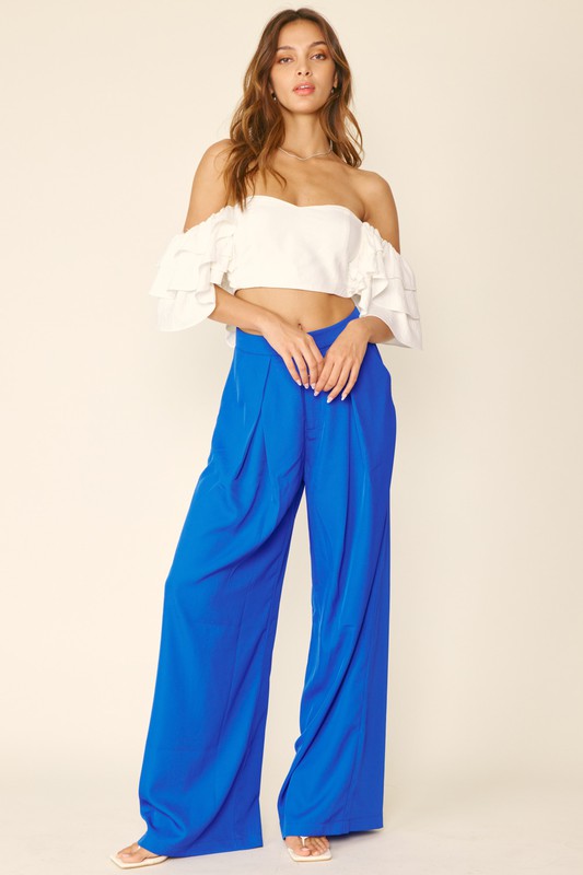 OFF SHOULDER CROP TOP WITH RUFFLED CUFFS