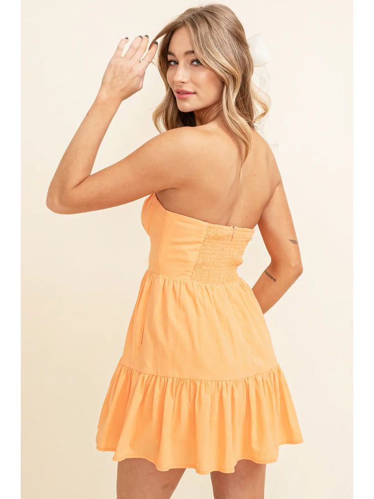 STRAPLESS SMOCKED BACK TIERED DRESS