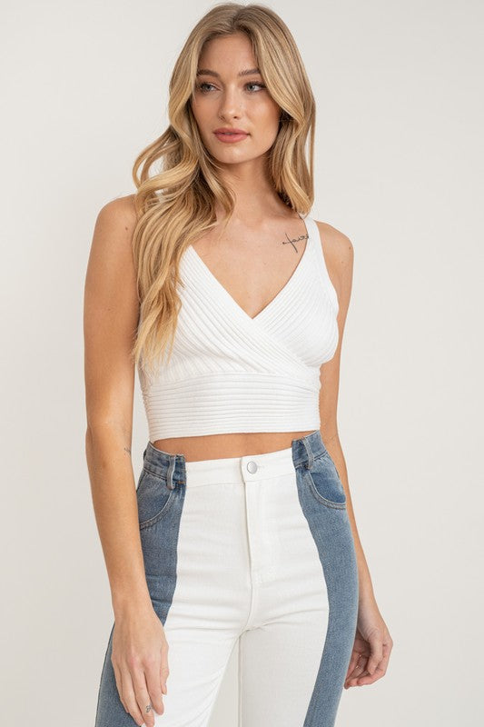 SLEEVELESS CROPPED SWEATER TOP