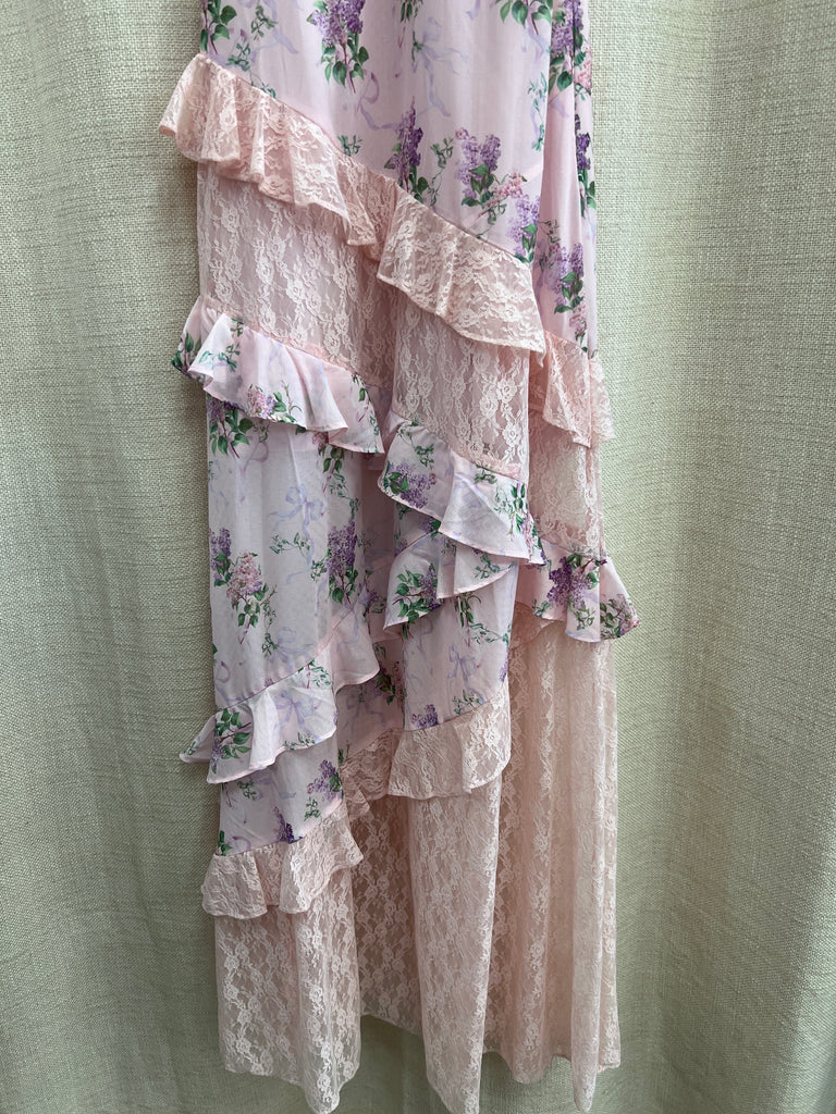 Floral Lace Ruffle Maxi Dress(i)