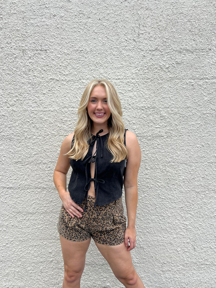 Washed Leopard Shorts With Double Pleats